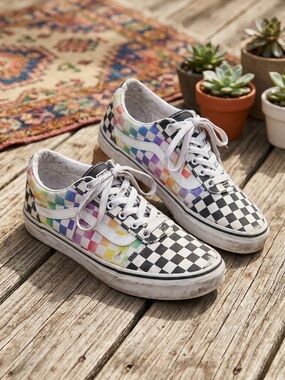 Vans Ward Rainbow Checkerboard Sneakers Low Top US Missy Size 4 Women’s 5.5